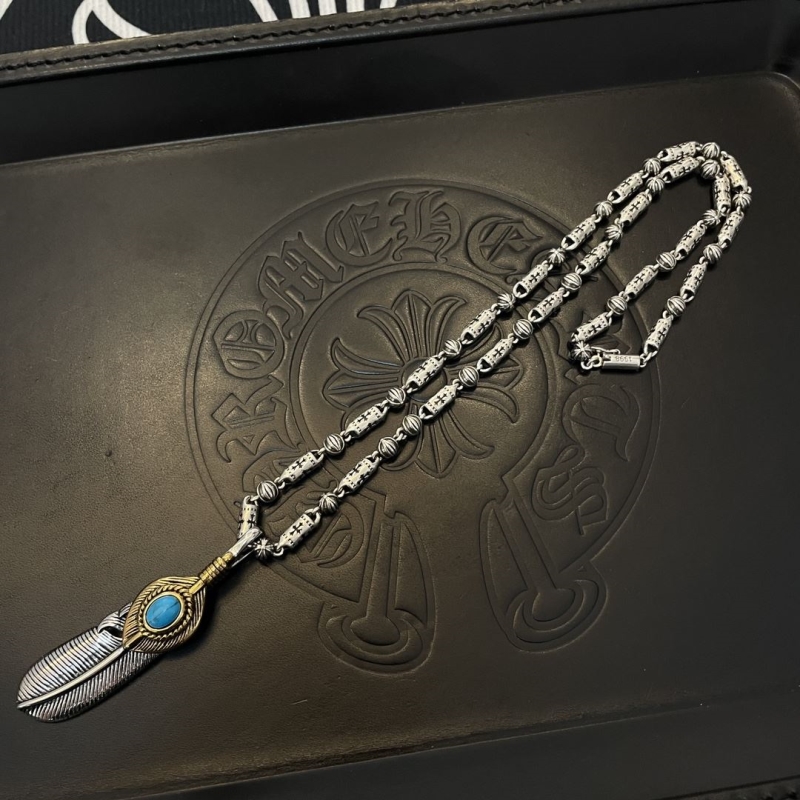 Ch*0me He**ts necklaces